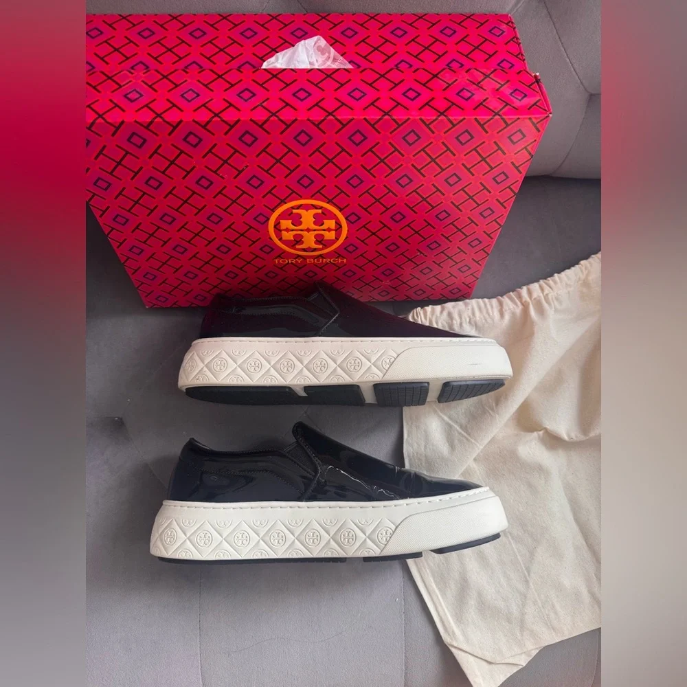 Tory Burch Lady Bug Black patent leather Slip-On size 7 with shoe bag and box